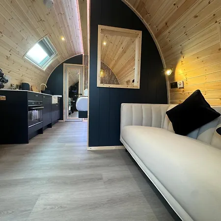 Primrose Glamping Pods דירה אינגלטון